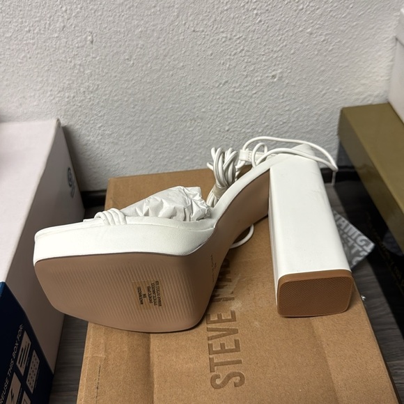 Steve Madden Women's Manzie Ankle-Tie Platform Dress Sandals - Picture 3 of 8